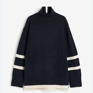 OVERSIZED TURTLENECK SWEATER